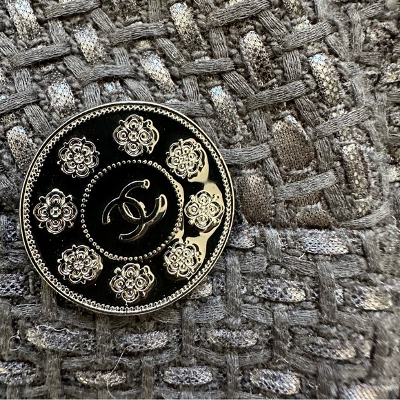 CHANEL women coat size 46FR or 12US Authentic Retail 6500$ - Picture 9 of 15